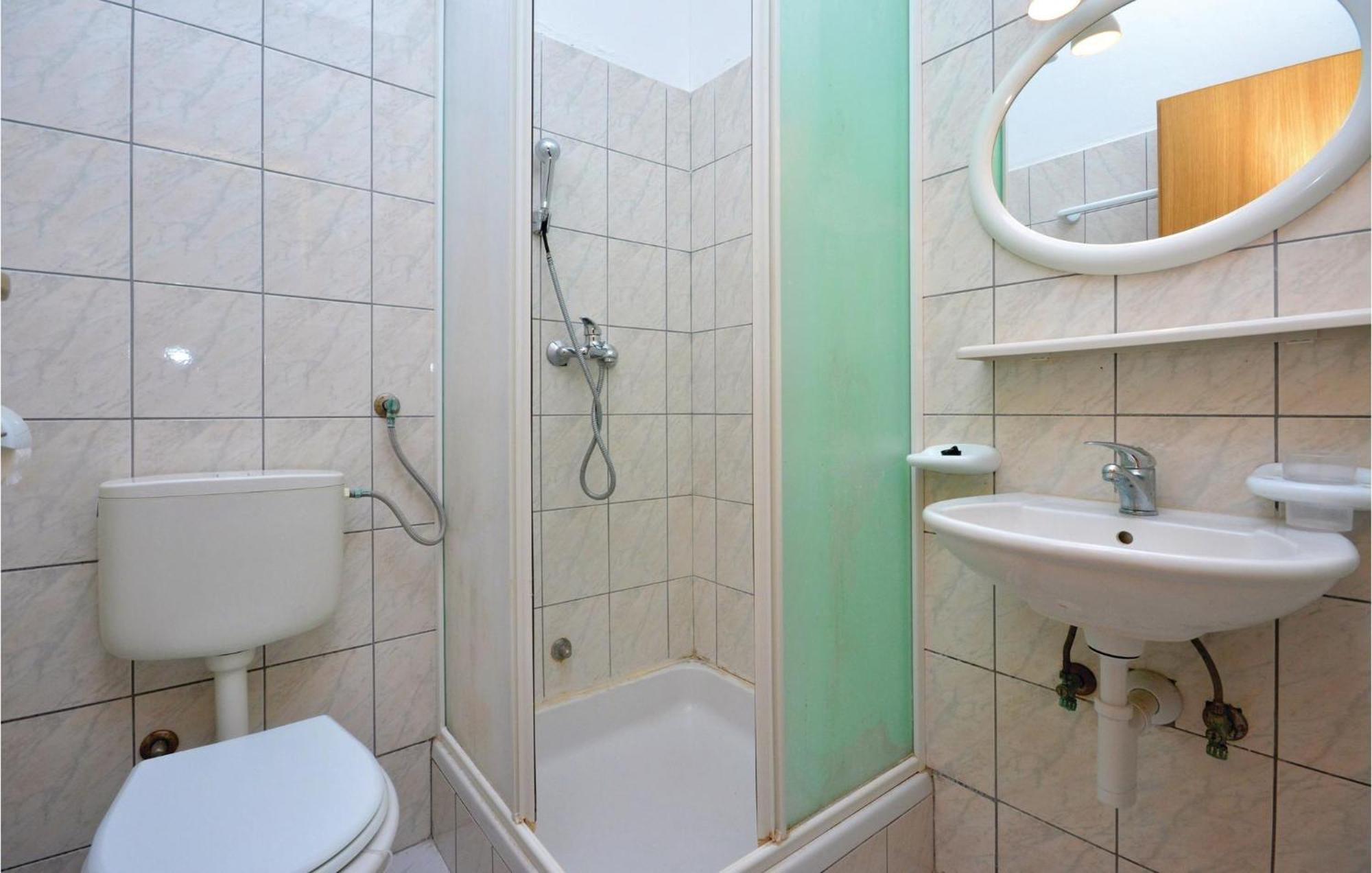 Beautiful Apartment In Vrboska With Kitchenette ภายนอก รูปภาพ