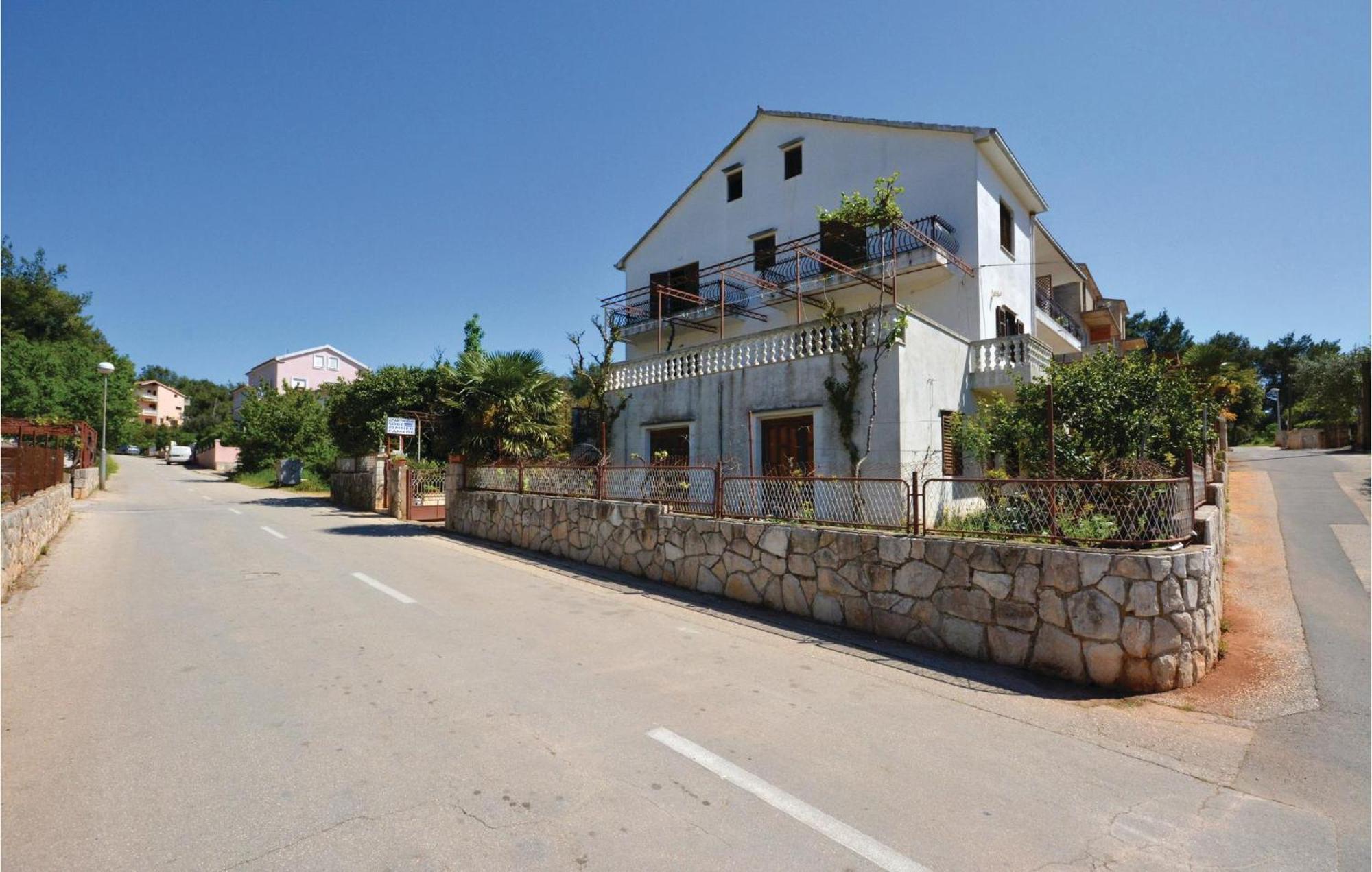 Beautiful Apartment In Vrboska With Kitchenette ภายนอก รูปภาพ