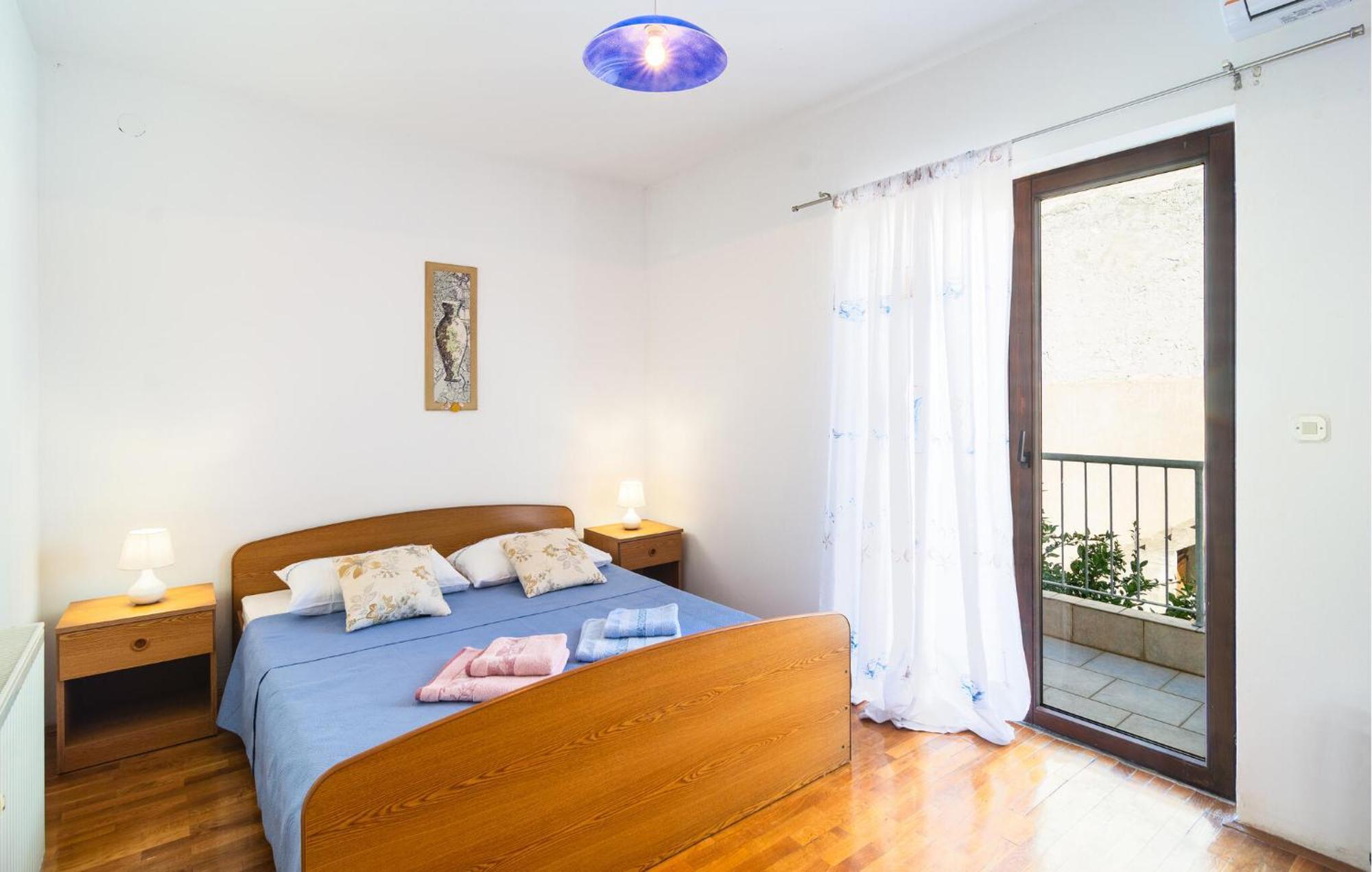 Beautiful Apartment In Vrboska With Kitchenette ภายนอก รูปภาพ